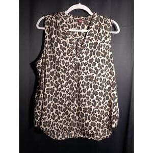Vince Camuto Women’s Large Cheetah V‑Neck Sleeveless Blouse Flowy Top